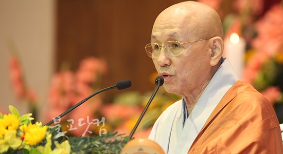 금산사 회주 월주 스님(함께일하는재단 이사장)은 "나는 광덕 스님이 한국불교를 위해 큰 일을 할 것이라 믿었다. 그 믿음이 구체적 현실로 드러난 것이 불광운동"이라고 했다. ⓒ2014불교닷컴