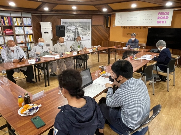 9월 27일 나눔의집 임시이사회에는 김벼리 변호사를 제외한 9명이 참석했다 (불교닷컴 자료사진)