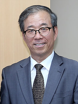 동국대학교 20대 총장에 선임된 윤재웅 교수.